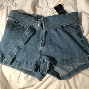 Paper bag denim shorts